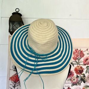 Panama Jack women’s hat, wide brim, teal and cream. Paper hat with nylon inserts